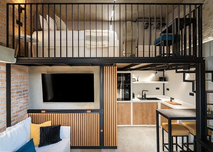 Urban Hive 2-Story Suite With Roof Garden
